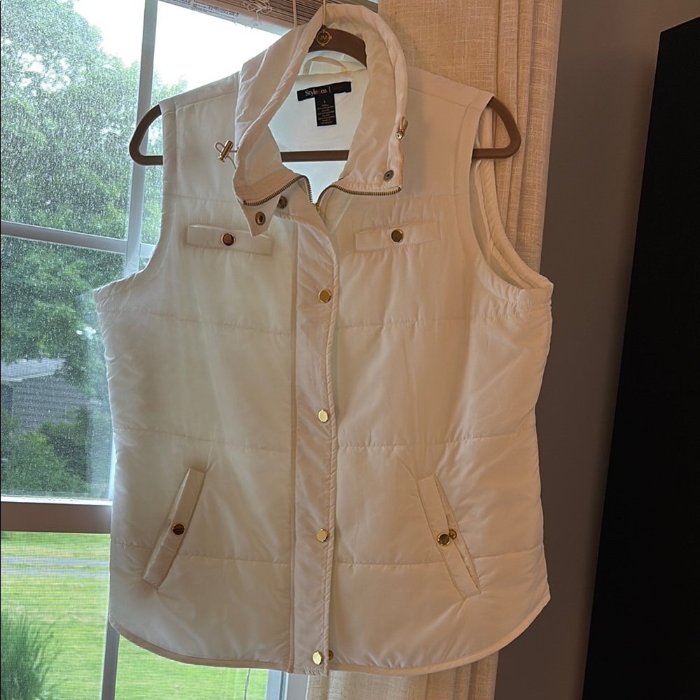 Style & Co White Fitted Vest with Collar